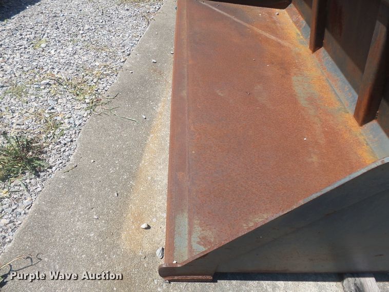 image for item DH3828 Gehl 84LFCL 84"W skid steer bucket