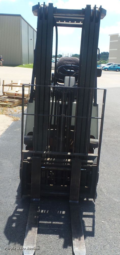 image for item DH3831 Nissan 35  forklift