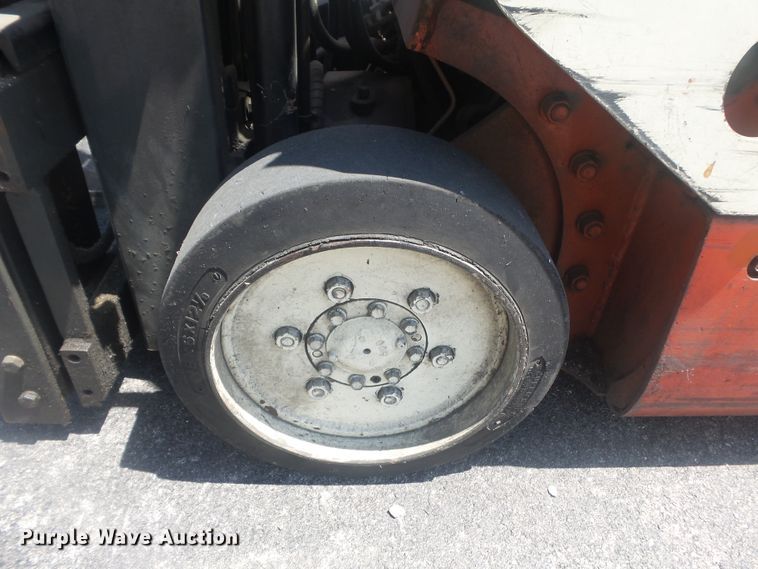 image for item DH3831 Nissan 35  forklift