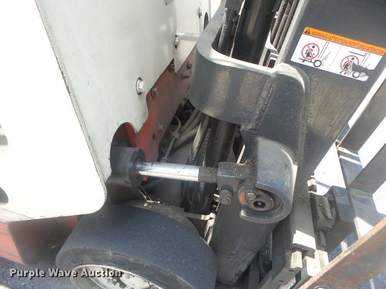 image for item DH3831 Nissan 35  forklift