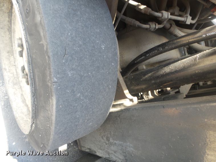 image for item DH3831 Nissan 35  forklift