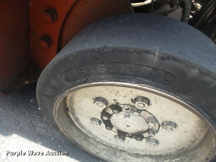 image for item DH3831 Nissan 35  forklift