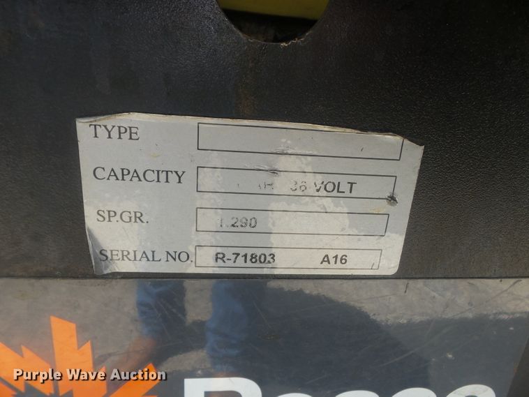 image for item DH3831 Nissan 35  forklift