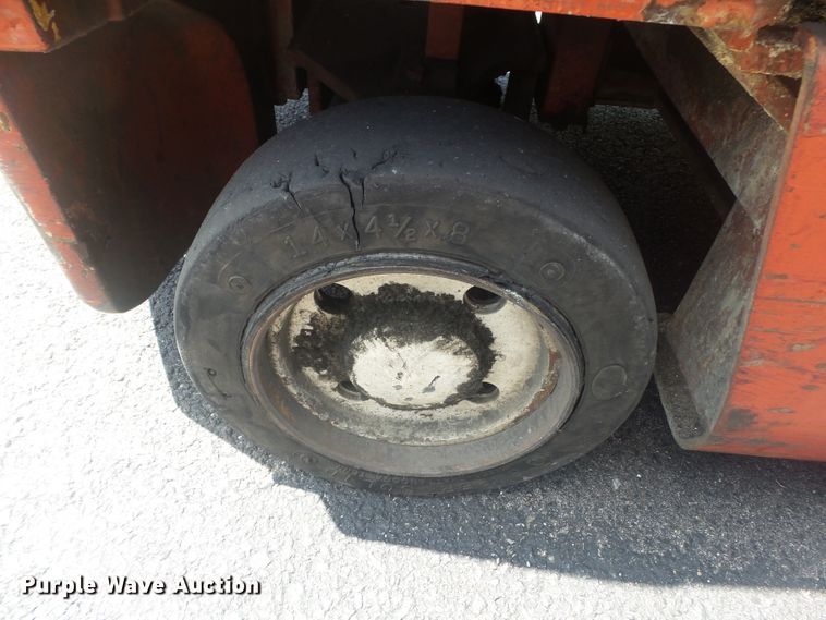 image for item DH3831 Nissan 35  forklift