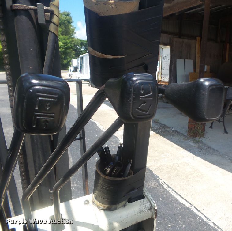 image for item DH3831 Nissan 35  forklift