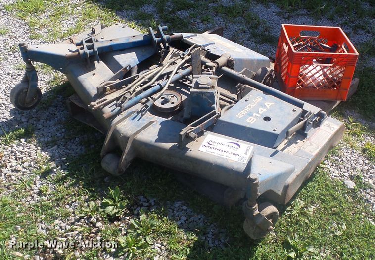 image for item DH3836 New Holland 914A mid-mount mower deck