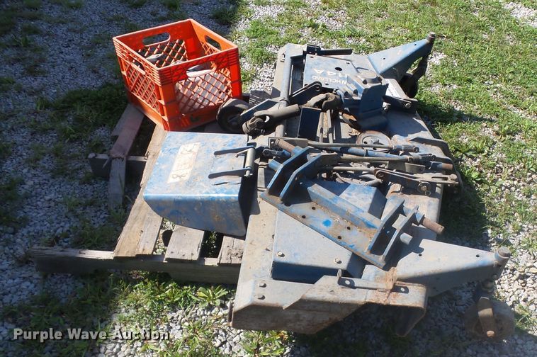 image for item DH3836 New Holland 914A mid-mount mower deck