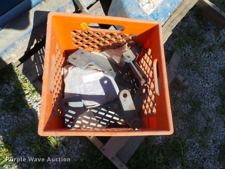 image for item DH3836 New Holland 914A mid-mount mower deck