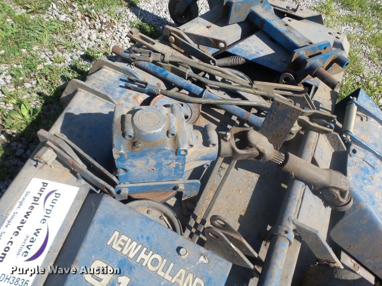 image for item DH3836 New Holland 914A mid-mount mower deck