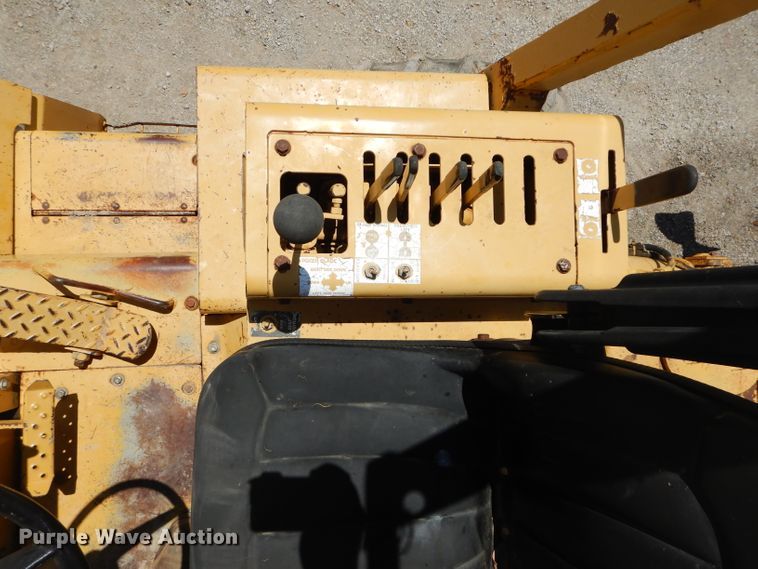 image for item DH4479 1991 Vermeer V6050  trencher