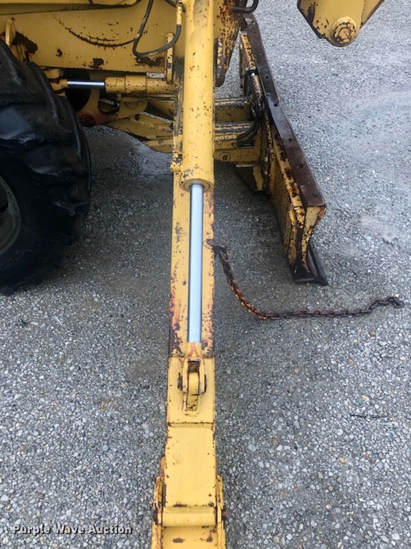image for item DH4479 1991 Vermeer V6050  trencher