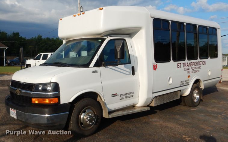 image for item DH5119 2010 Chevrolet Express G4500  shuttle bus