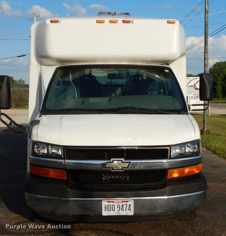 image for item DH5119 2010 Chevrolet Express G4500  shuttle bus