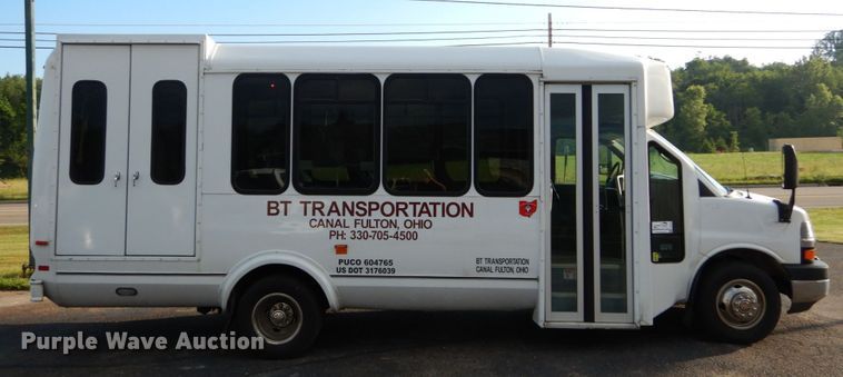 image for item DH5119 2010 Chevrolet Express G4500  shuttle bus