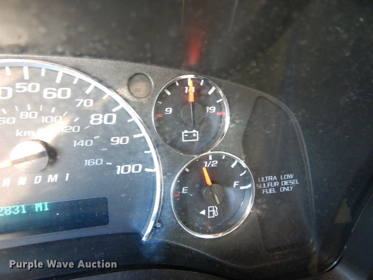 image for item DH5119 2010 Chevrolet Express G4500  shuttle bus