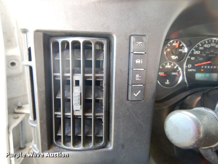 image for item DH5119 2010 Chevrolet Express G4500  shuttle bus