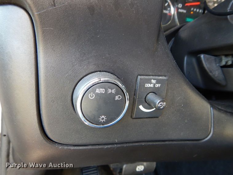 image for item DH5119 2010 Chevrolet Express G4500  shuttle bus