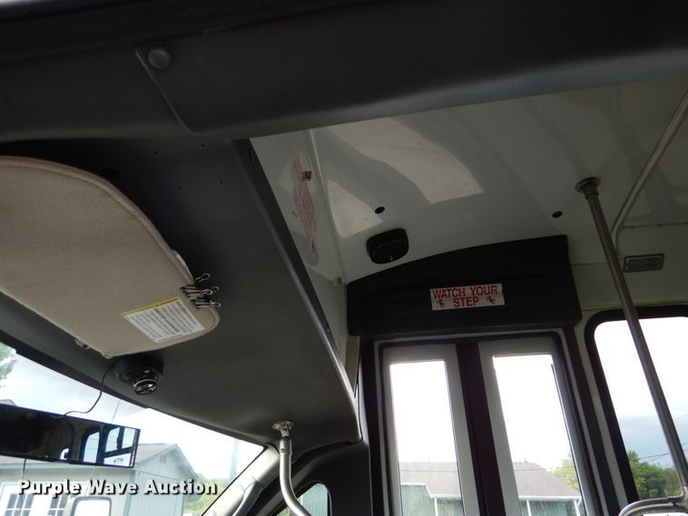 image for item DH5119 2010 Chevrolet Express G4500  shuttle bus