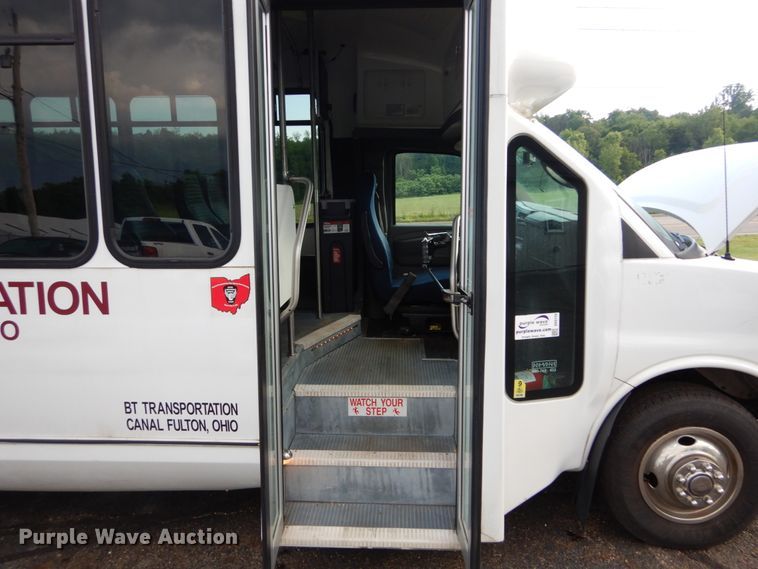 image for item DH5119 2010 Chevrolet Express G4500  shuttle bus