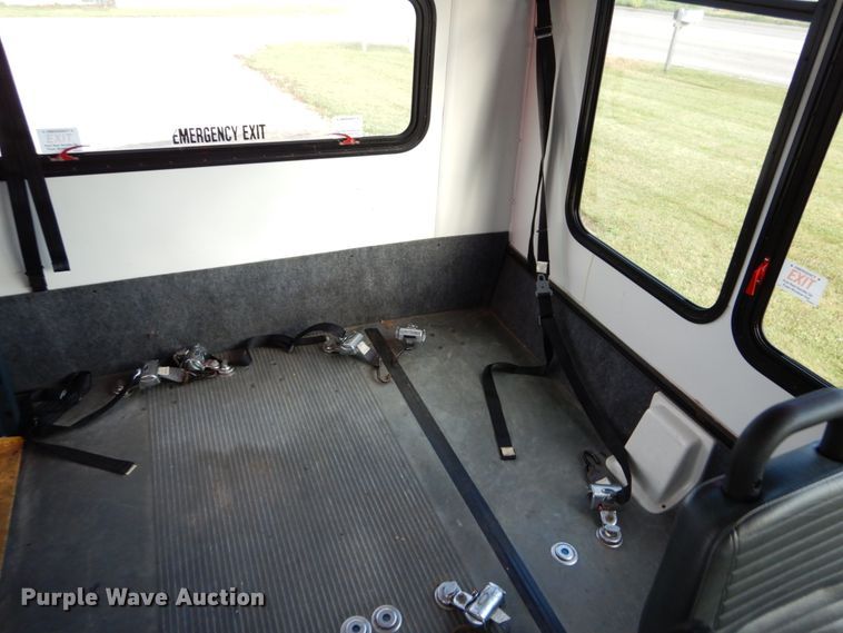 image for item DH5119 2010 Chevrolet Express G4500  shuttle bus