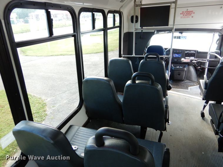 image for item DH5119 2010 Chevrolet Express G4500  shuttle bus