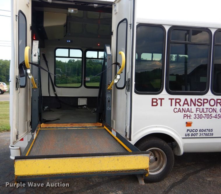 image for item DH5119 2010 Chevrolet Express G4500  shuttle bus