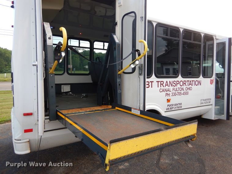 image for item DH5119 2010 Chevrolet Express G4500  shuttle bus