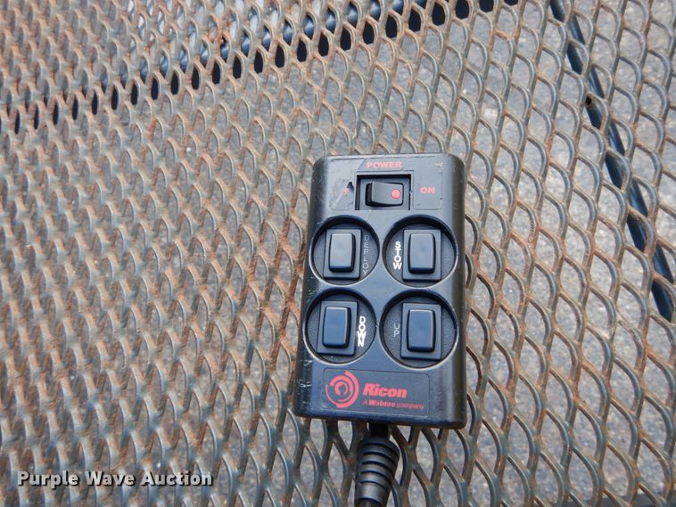 image for item DH5119 2010 Chevrolet Express G4500  shuttle bus