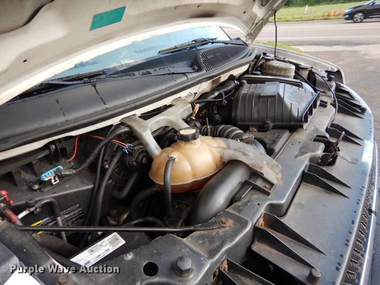 image for item DH5119 2010 Chevrolet Express G4500  shuttle bus