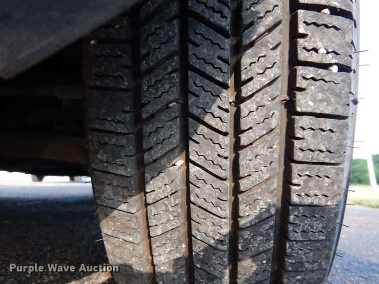 image for item DH5119 2010 Chevrolet Express G4500  shuttle bus