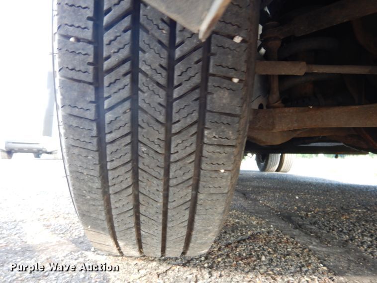 image for item DH5119 2010 Chevrolet Express G4500  shuttle bus