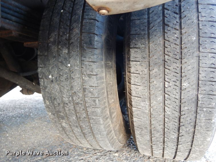 image for item DH5119 2010 Chevrolet Express G4500  shuttle bus