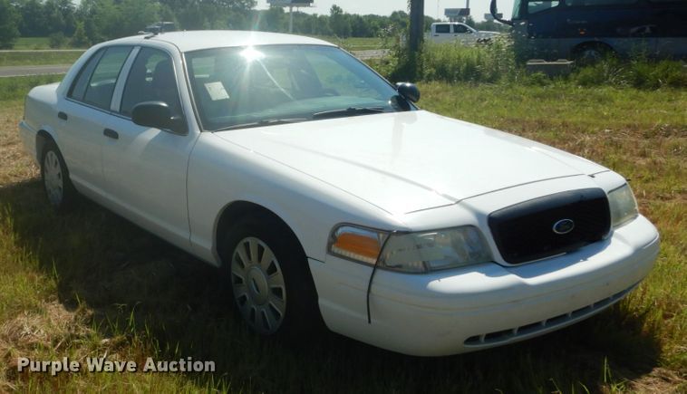 image for item DH5128 2010 Ford Crown Victoria Police Interceptor