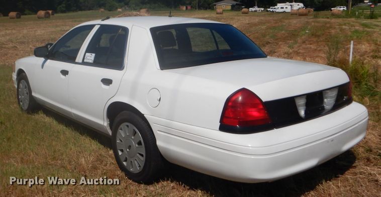 image for item DH5128 2010 Ford Crown Victoria Police Interceptor