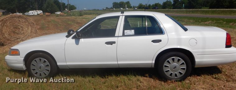 image for item DH5128 2010 Ford Crown Victoria Police Interceptor
