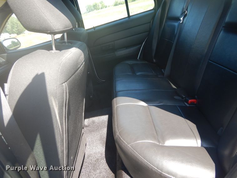 image for item DH5128 2010 Ford Crown Victoria Police Interceptor