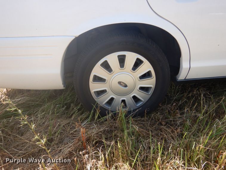 image for item DH5128 2010 Ford Crown Victoria Police Interceptor