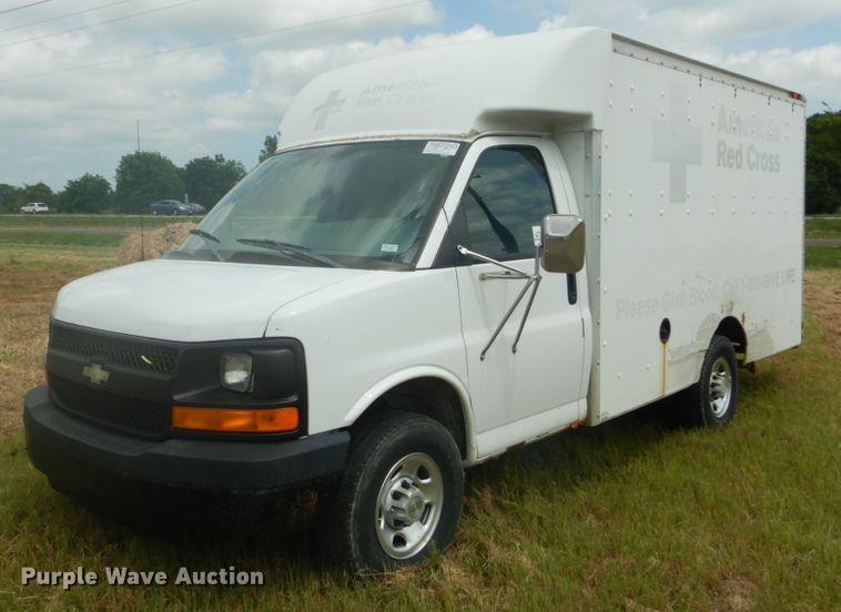 image for item DH5130 2005 Chevrolet Express 3500  delivery truck