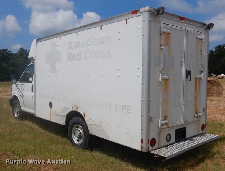image for item DH5130 2005 Chevrolet Express 3500  delivery truck