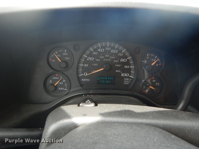 image for item DH5130 2005 Chevrolet Express 3500  delivery truck