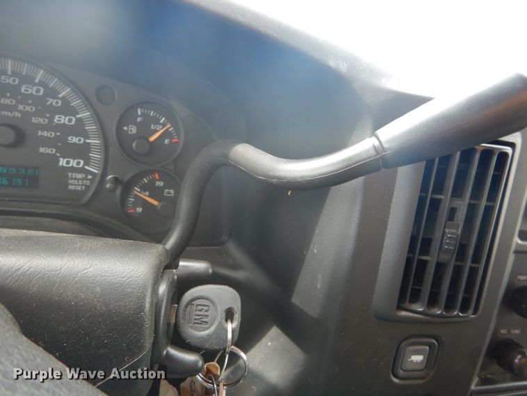 image for item DH5130 2005 Chevrolet Express 3500  delivery truck