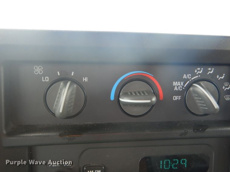 image for item DH5130 2005 Chevrolet Express 3500  delivery truck