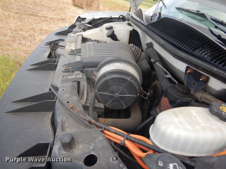 image for item DH5130 2005 Chevrolet Express 3500  delivery truck