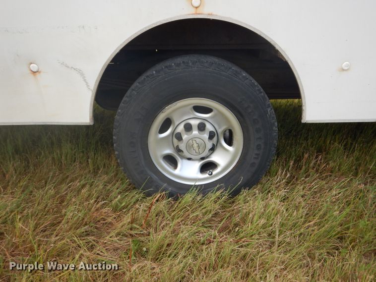 image for item DH5130 2005 Chevrolet Express 3500  delivery truck