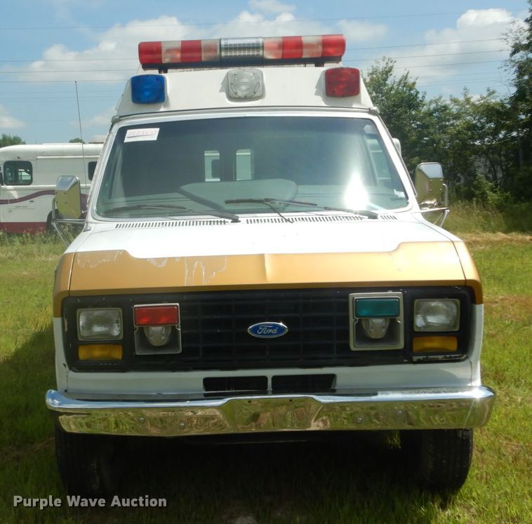image for item DH5132 1990 Ford Econoline E350  ambulance