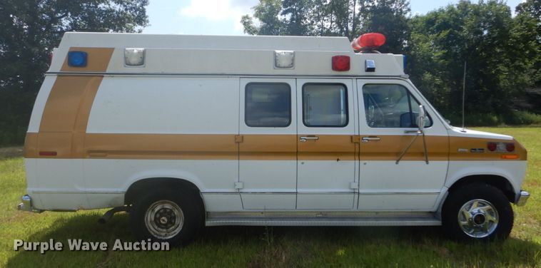 image for item DH5132 1990 Ford Econoline E350  ambulance