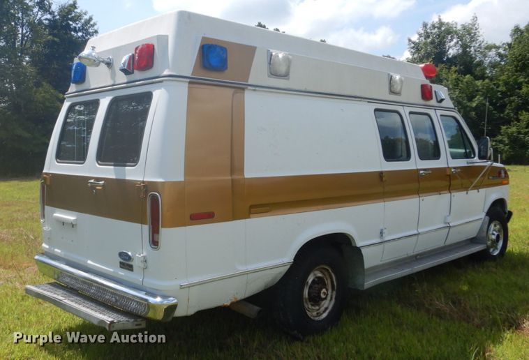 image for item DH5132 1990 Ford Econoline E350  ambulance