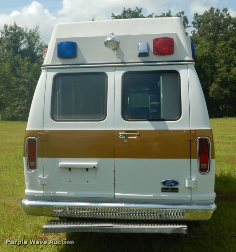 image for item DH5132 1990 Ford Econoline E350  ambulance