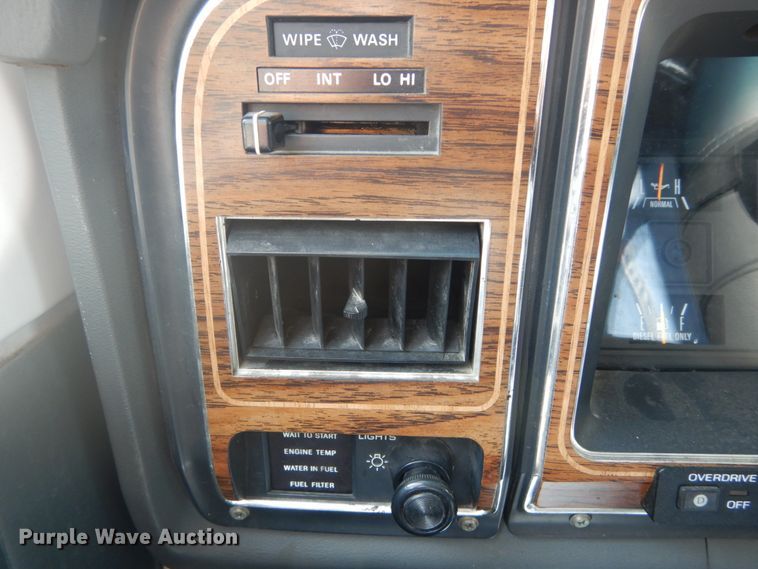 image for item DH5132 1990 Ford Econoline E350  ambulance