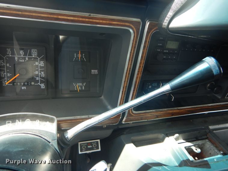 image for item DH5132 1990 Ford Econoline E350  ambulance